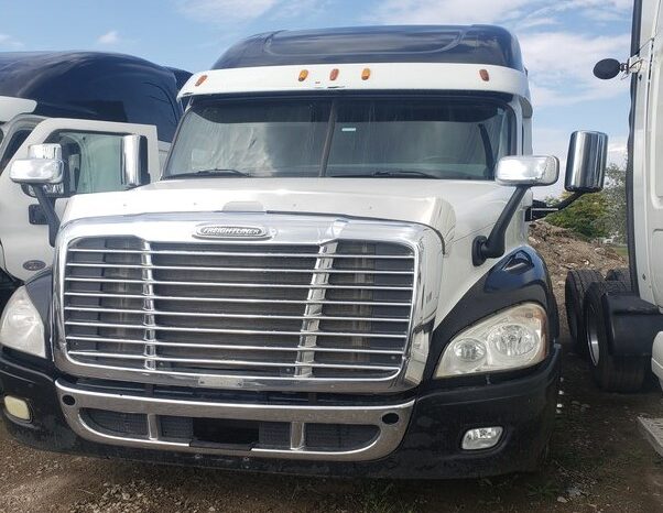 
								Freightliner Cascadia Sleeper 2015 full									