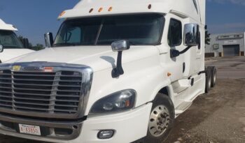 
									Freightliner Cascadia Sleeper 2016 full								