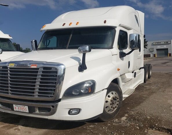 
								Freightliner Cascadia Sleeper 2016 full									