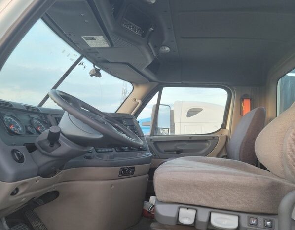 
								Freightliner Cascadia Day Cab 2017 full									