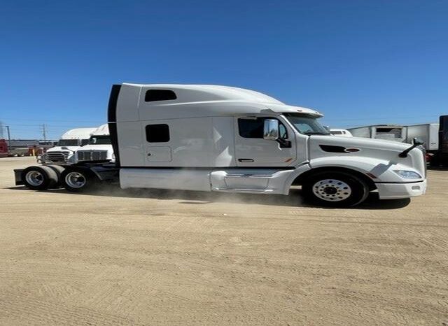 
								Peterbilt 579 Sleeper 2020 full									