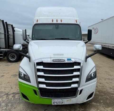 
								Freightliner Cascadia Sleeper 2018 full									