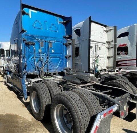 
								Freightliner Cascadia Sleeper 2015 full									