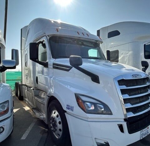 
								Freightliner Cascadia Sleeper 2019 full									