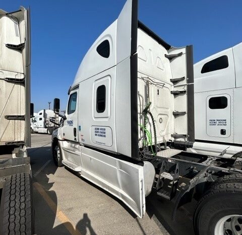 
								Freightliner Cascadia Sleeper 2019 full									