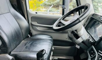 
									Freightliner Columbia Sleeper 2005 full								