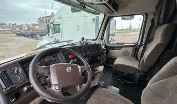 
									Volvo VNL 670 Sleeper 2013 full								