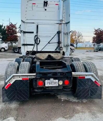 
								Volvo VNL Sleeper 2003 full									